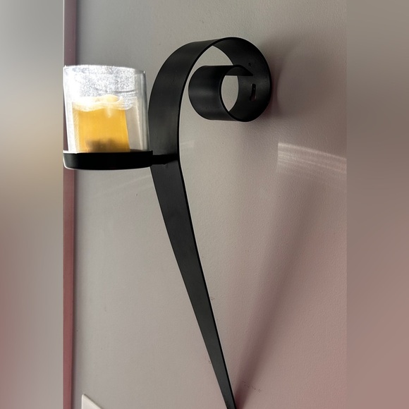 Multistore 2002 set of 2 Black Metal Wall Sconces Candle Holders, Glass Inserts. - Picture 4 of 11